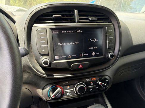 Used 2025 Kia Soul LX w/ LX Technology Package FWD image 20