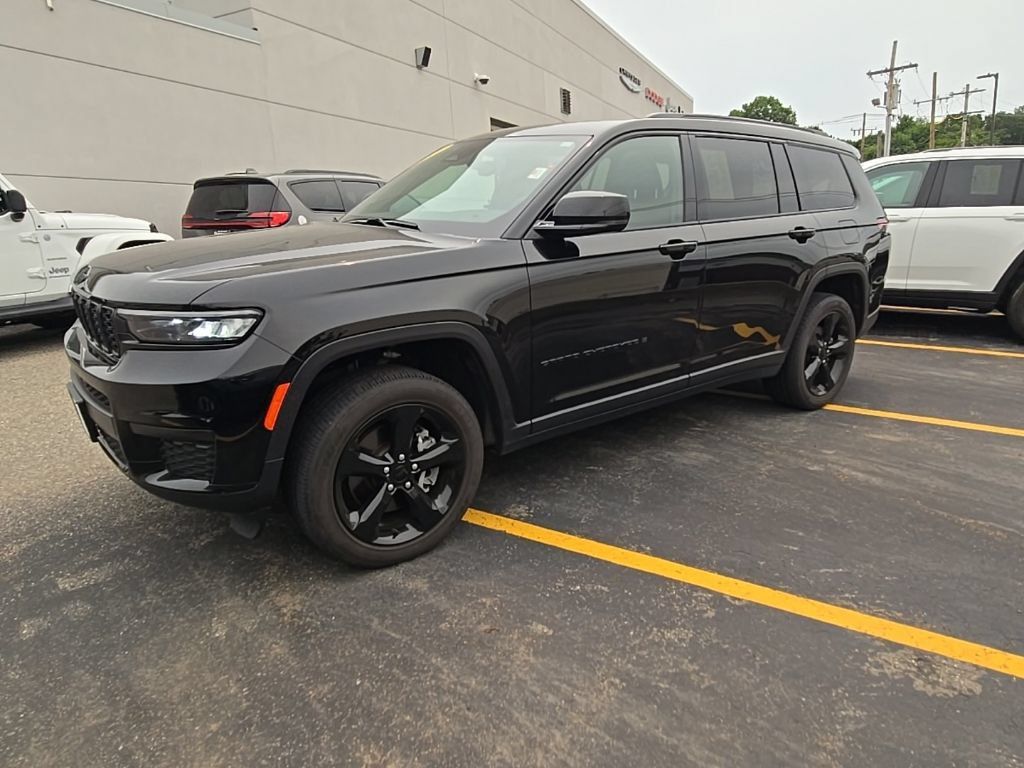 Used 2023 Jeep Grand Cherokee L Laredo AWD/4WD image 5