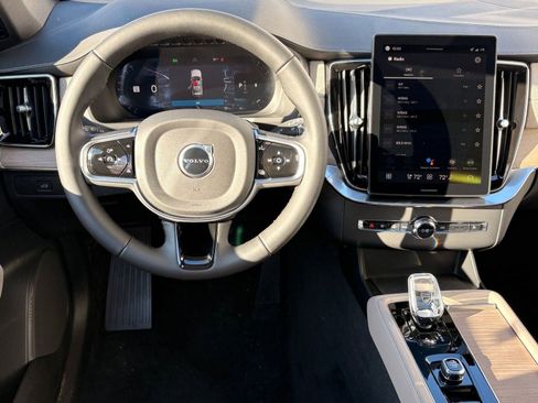 New 2026 Volvo XC90 B5 Core image 23