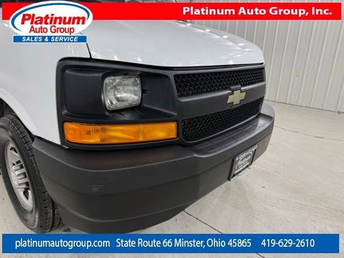 Used 2017 Chevrolet Express 3500 Extended image 46