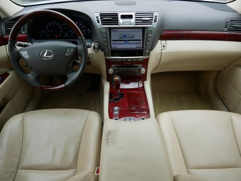 Used 2012 Lexus LS 460 AWD w/ Comfort Pkg image 10