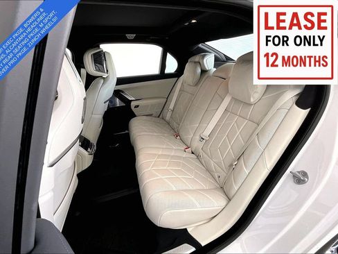Used 2025 BMW 760i xDrive AWD/4WD image 35