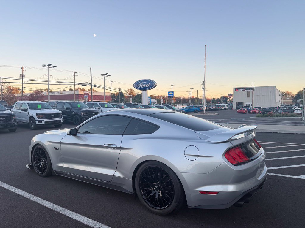 Used 2018 Ford Mustang GT w/ GT Performance Package RWD image 5