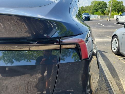 Used 2026 Tesla Model Y 2WD image 10