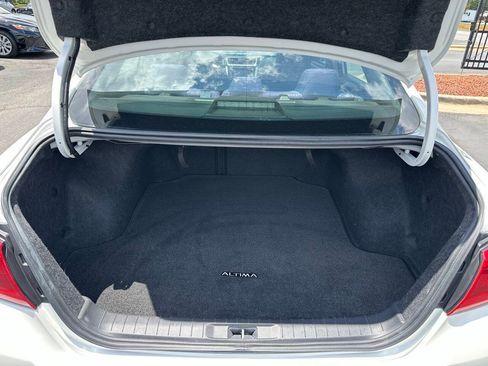 Used 2016 Nissan Altima 2.5 SV w/ Convenience Package FWD image 9