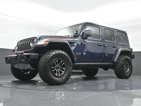Used 2025 Jeep Wrangler Unlimited Rubicon w/ XTREMEE 35" Tire Package AWD/4WD image 21
