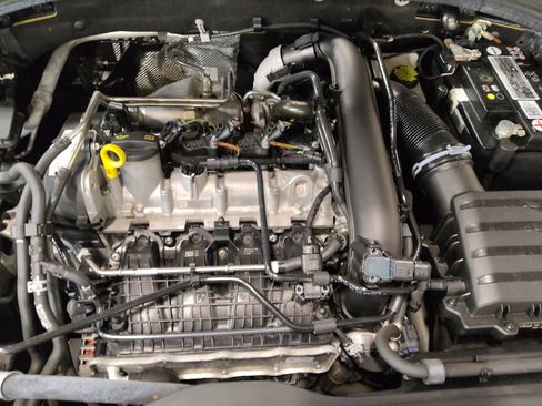 Used 2021 Volkswagen Jetta SE w/ SE Cold Weather Package FWD image 30