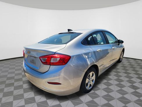 Used 2017 Chevrolet Cruze LS FWD image 4