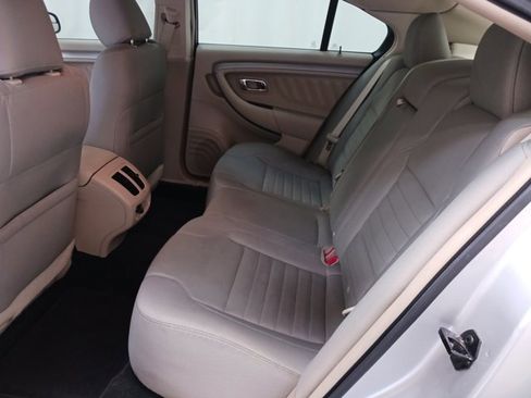 Used 2017 Ford Taurus SE image 13