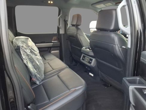 New 2026 Ford F350 Lariat w/ Black Appearance Package image 36