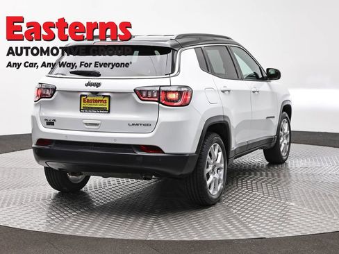Used 2025 Jeep Compass Limited AWD/4WD image 5