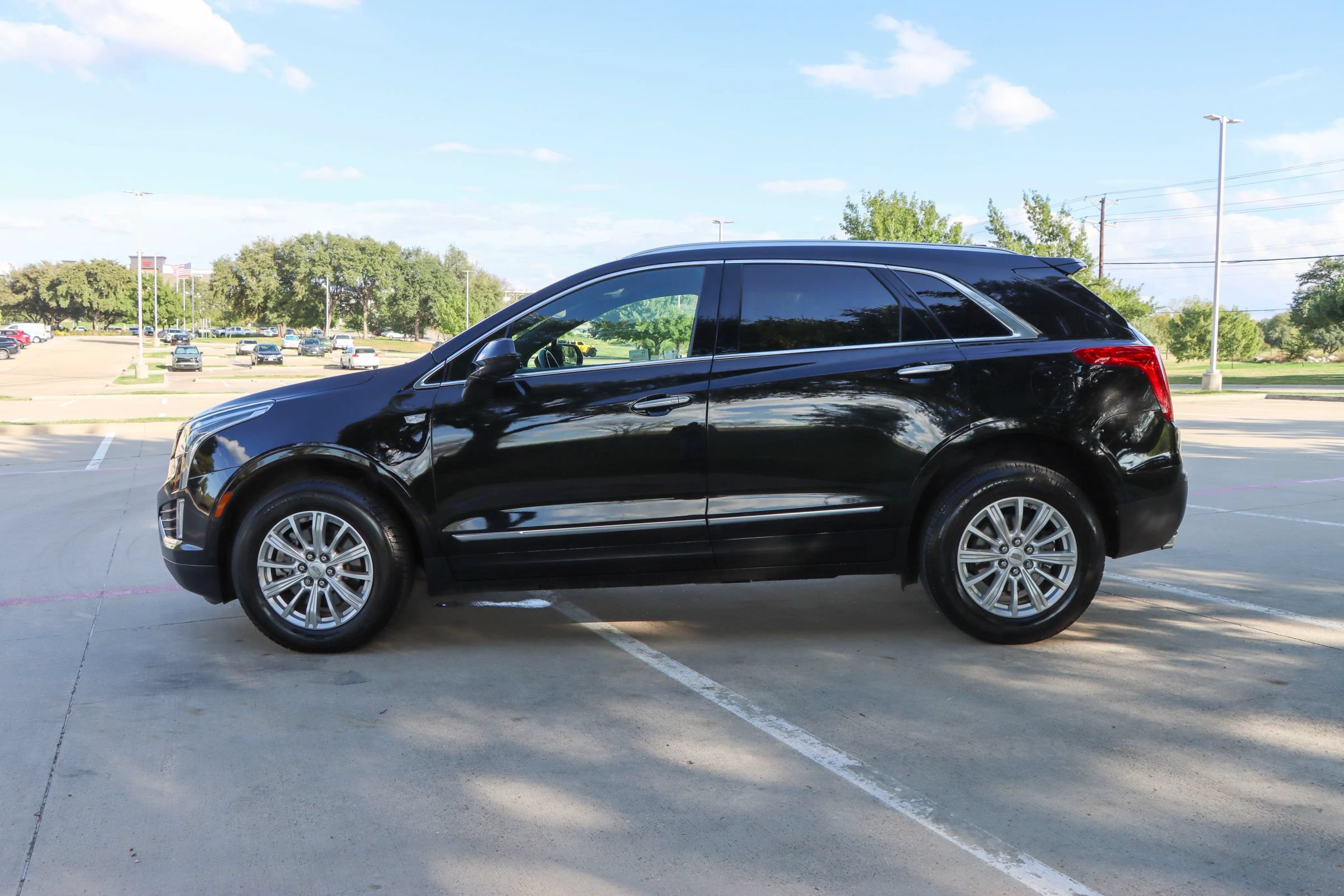 Used 2019 Cadillac XT5 FWD image 4