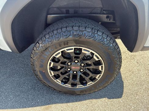 New 2026 GMC Canyon AT4 w/ Technology Plus Package AWD/4WD image 22