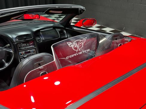 Used 1999 Chevrolet Corvette Convertible w/ Memory Pkg RWD image 34