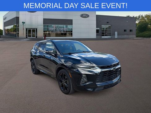 Used 2019 Chevrolet Blazer RS w/ Sun and Wheels Package AWD/4WD image 2