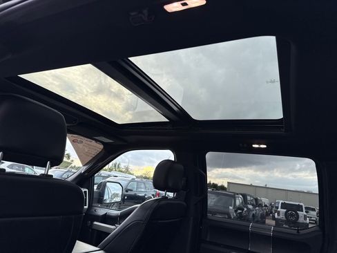 Used 2019 Ford F150 Lariat w/ Equipment Group 502A Luxury image 8