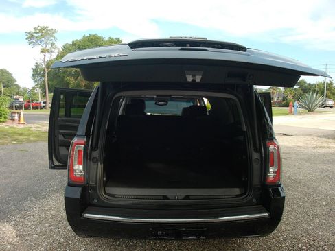 Used 2015 GMC Yukon XL Denali w/ Open Road Package RWD image 40