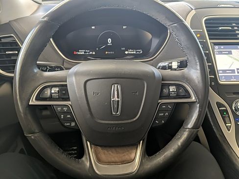 Used 2020 Lincoln Nautilus Reserve image 15