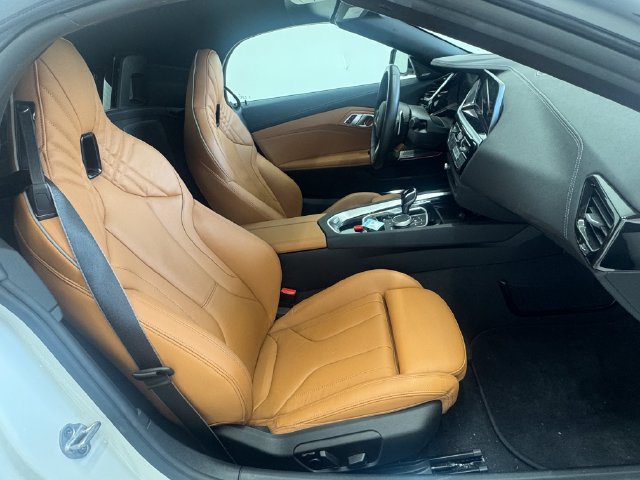 Used 2025 BMW Z4 M40i w/ Premium Package RWD image 25