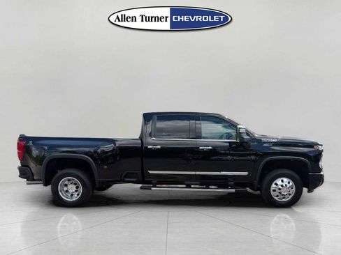 New 2026 Chevrolet Silverado 3500 High Country w/ High Country Premium Package AWD/4WD image 3