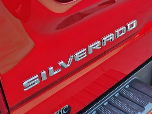 Used 2024 Chevrolet Silverado 1500 RST w/ Z71 Off-Road Package AWD/4WD image 9