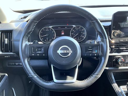 Used 2023 Nissan Pathfinder SL w/ Lighting Package (N92) AWD/4WD image 11