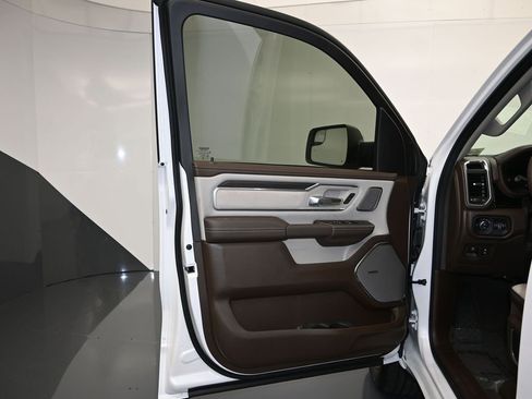 New 2026 RAM 1500 Laramie AWD/4WD image 10