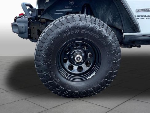 Used 2017 Jeep Wrangler Unlimited Rubicon AWD/4WD image 11