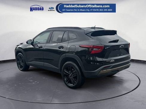 Used 2024 Chevrolet Trax ACTIV w/ Driver Confidence Package FWD image 3