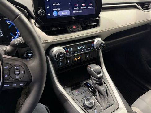 Used 2025 Toyota RAV4 XLE Premium image 21