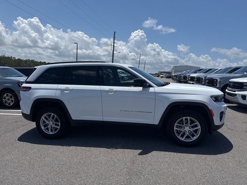Used 2024 Jeep Grand Cherokee Laredo X AWD/4WD image 1