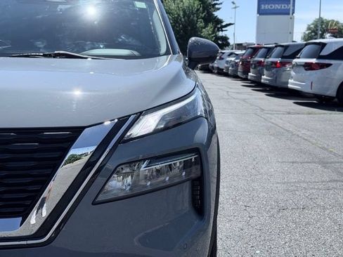 Used 2023 Nissan Rogue SL w/ SL Premium Package AWD/4WD image 3