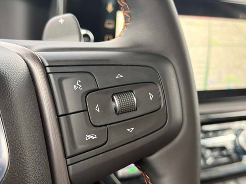 Used 2025 GMC Sierra 1500 AT4 w/ AT4 Premium Package AWD/4WD image 36