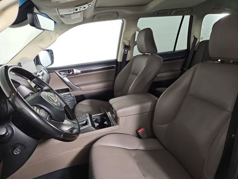 Used 2023 Lexus GX 460 Premium w/ Accessory Package image 15