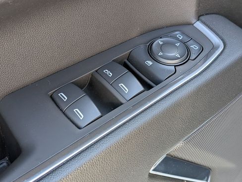 Used 2025 Chevrolet Silverado 1500 LT RWD image 13