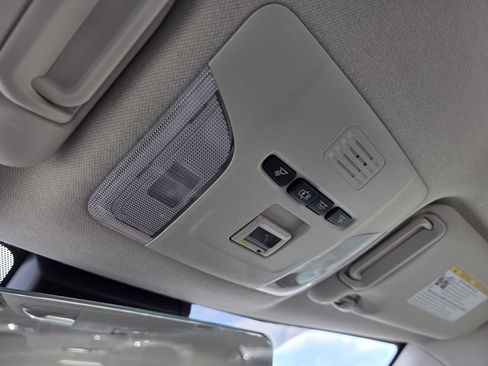 Used 2022 Toyota Corolla LE image 31