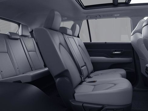 New 2026 Toyota Grand Highlander FWD image 2