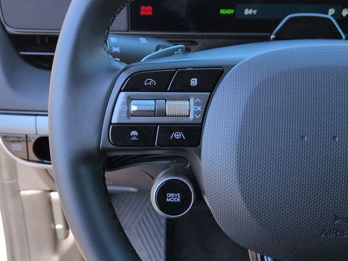 Used 2025 Hyundai Ioniq 5 SE RWD image 19