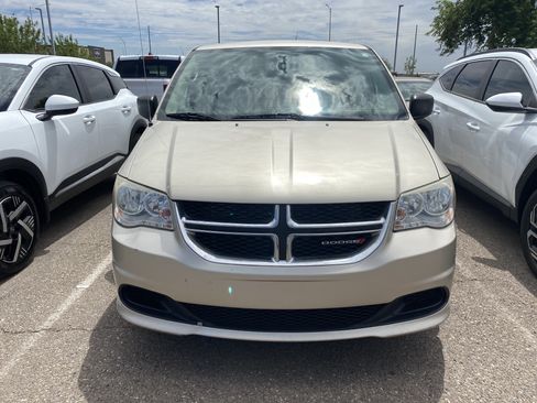 Used 2016 Dodge Grand Caravan SE w/ Quick Order Package 29E SE FWD image 5