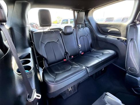 Used 2025 Chrysler Pacifica Select FWD image 24