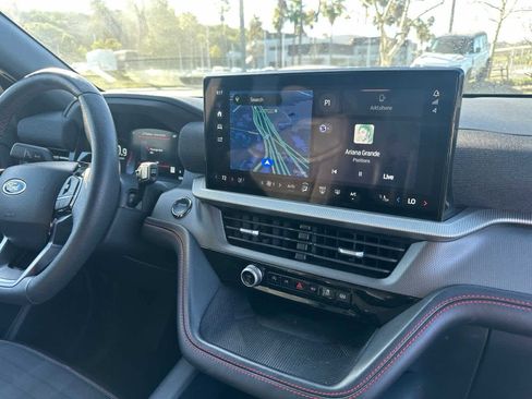 Used 2025 Ford Explorer ST-Line w/ ST-Line Street Pack image 15