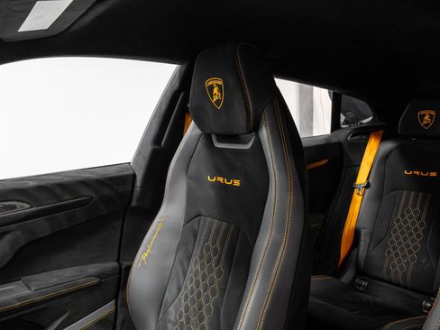 Used 2023 Lamborghini Urus Performante image 13
