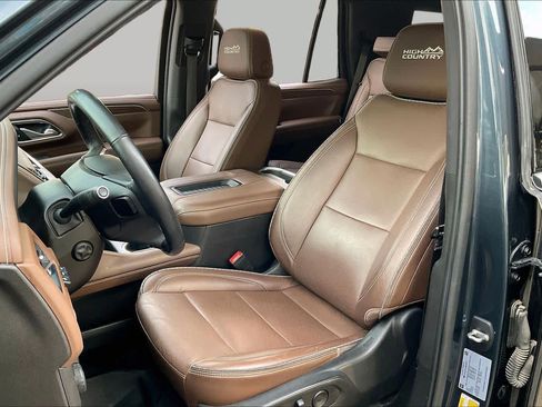 Used 2021 Chevrolet Tahoe High Country w/ Premium Package 2 AWD/4WD image 9