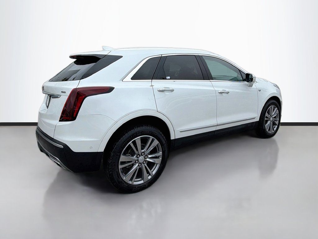 Used 2025 Cadillac XT5 Premium Luxury w/ Technology Package AWD/4WD image 5