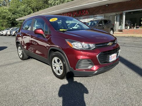 Used 2017 Chevrolet Trax LS FWD image 3