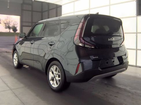 Used 2025 Kia Soul LX w/ LX Technology Package FWD image 4