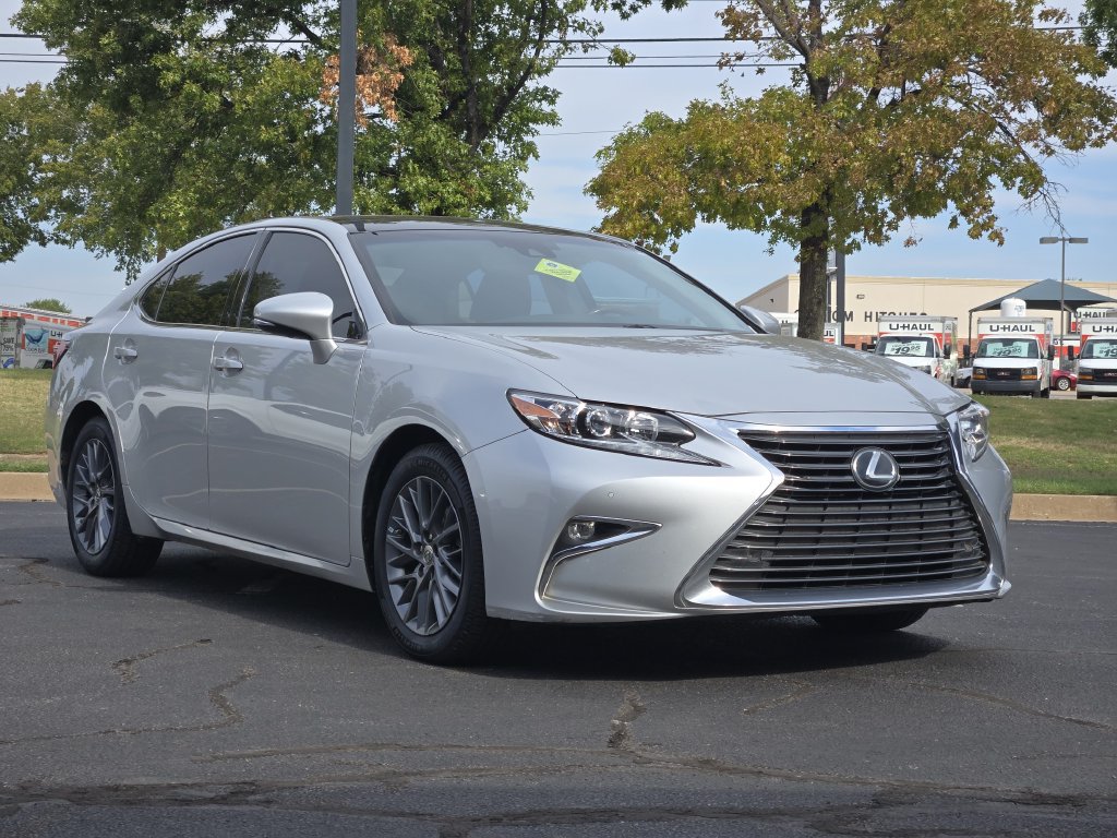 Used 2018 Lexus ES 350 w/ Navigation System Package FWD image 3