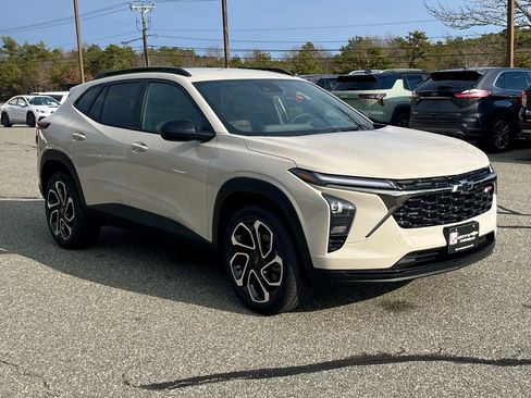 New 2026 Chevrolet Trax RS w/ Driver Confidence Package image 8