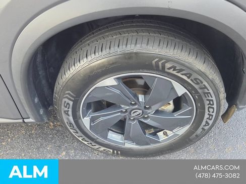 Used 2024 Nissan Rogue SV AWD/4WD image 17