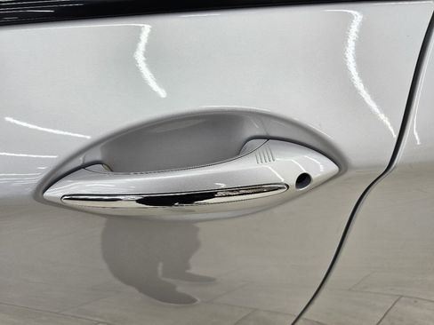 Used 2013 BMW 550i Sedan image 12